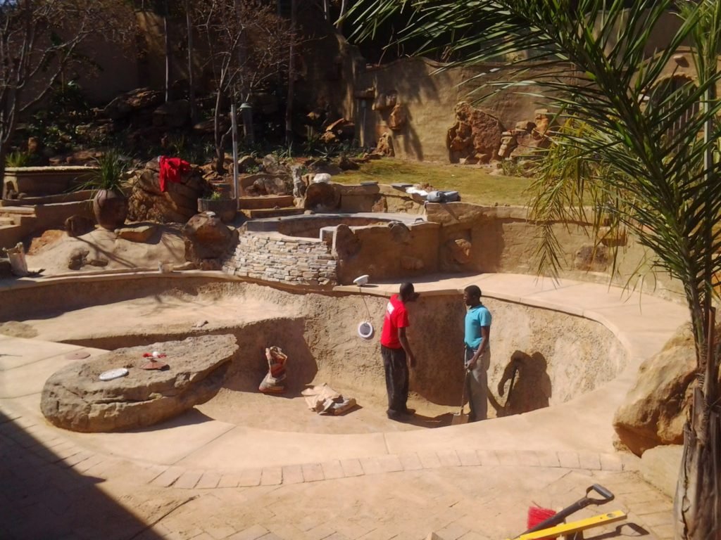 pool construction: irregular shaped pool